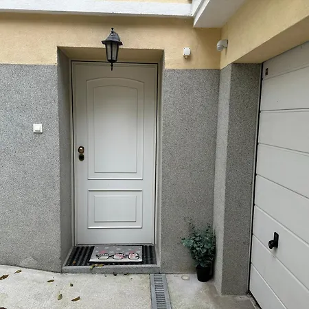 Majda Elegant With Prime Location And Parking * Ljubljana