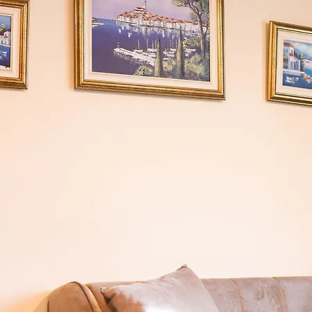 Majda Elegant With Prime Location And Parking Apartment