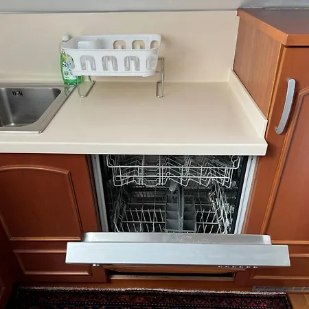 Majda Elegant With Prime Location And Parking