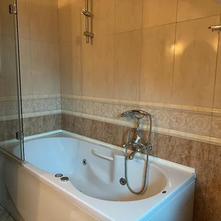 Majda Elegant With Prime Location And Parking * Liubliana