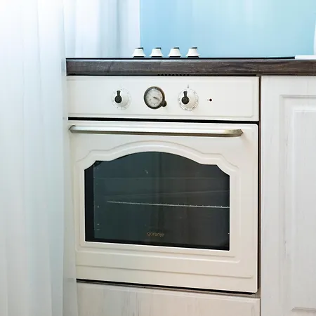 Majda Elegant With Prime Location And Parking