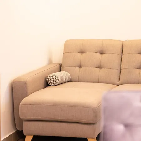 Majda Elegant With Prime Location And Parking Apartment *