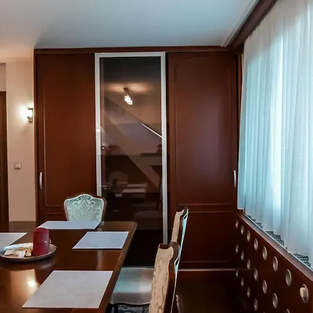 Majda Elegant With Prime Location And Parking *