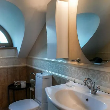Апартаменты Majda Elegant With Prime Location And Parking *