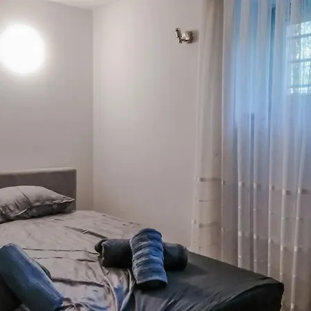 Majda Elegant With Prime Location And Parking Apartman *