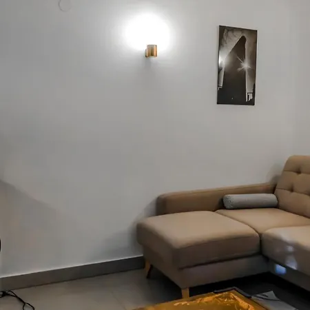 Majda Elegant With Prime Location And Parking Apartman *