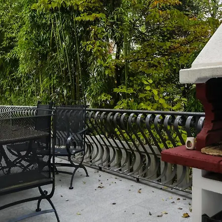 Majda Elegant With Prime Location And Parking Apartment *