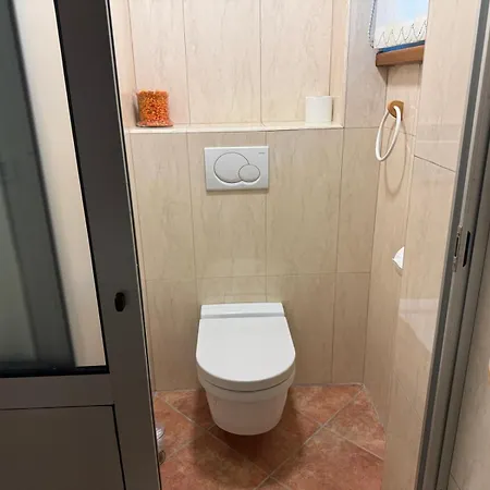 Majda Elegant With Prime Location And Parking *