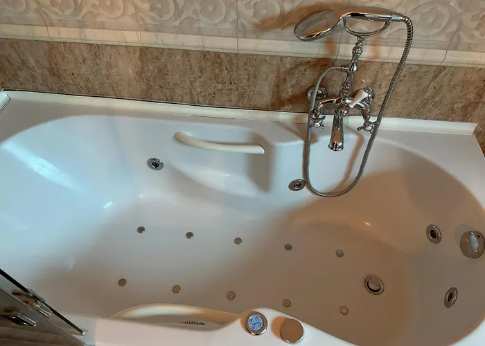 Majda Elegant With Prime Location And Parking Apartment *