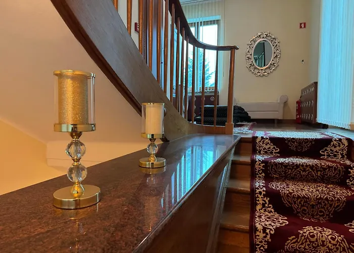 Апартаменти Majda Elegant With Prime Location And Parking *