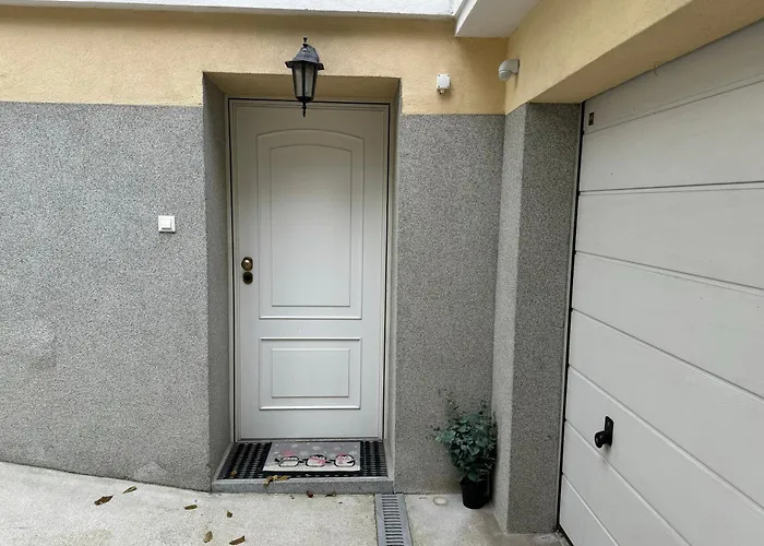 Majda Elegant With Prime Location And Parking * Любляна