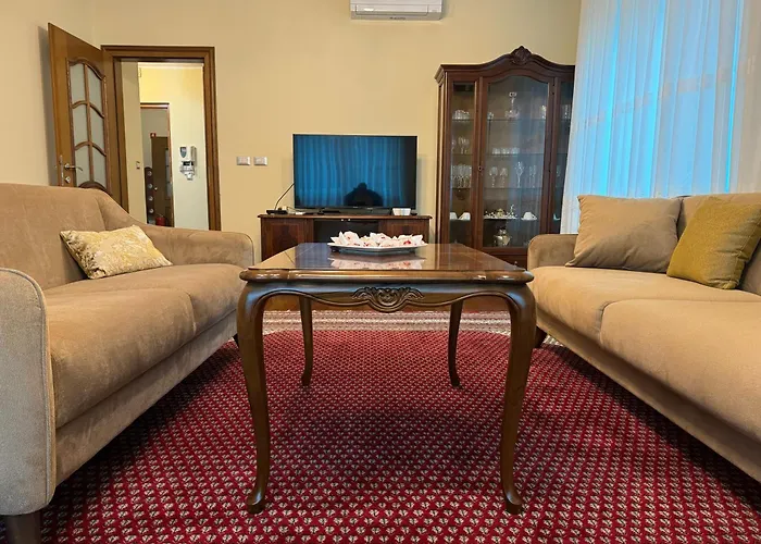 Majda Elegant With Prime Location And Parking Апартаменти Любляна