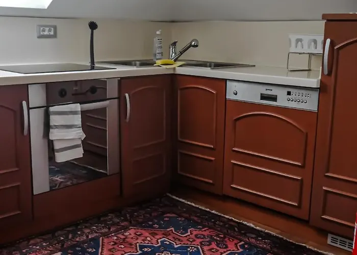 Majda Elegant With Prime Location And Parking