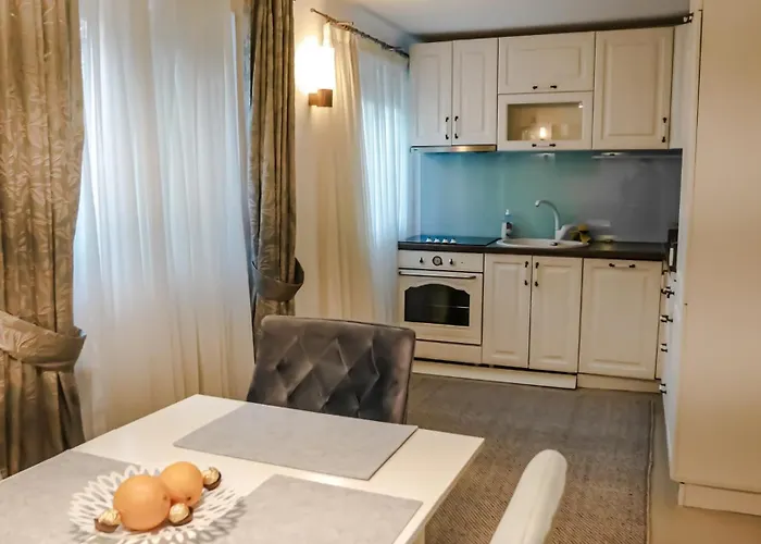 Majda Elegant With Prime Location And Parking * Любляна