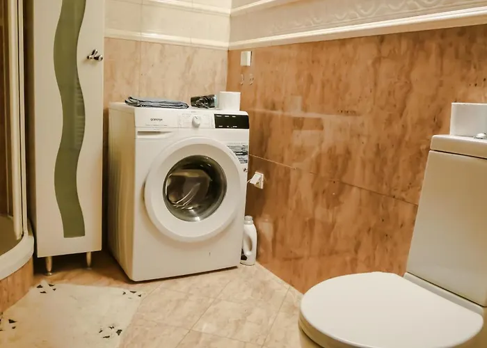 Majda Elegant With Prime Location And Parking