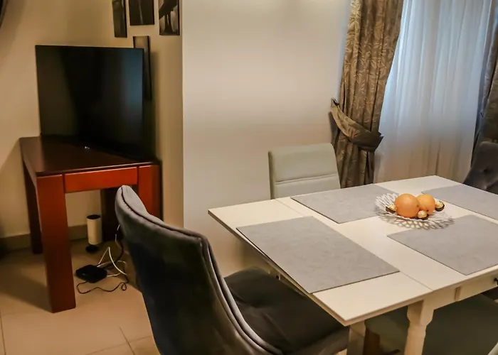 Majda Elegant With Prime Location And Parking Любляна