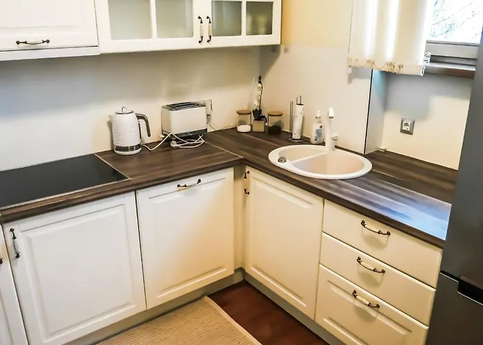 Majda Elegant With Prime Location And Parking