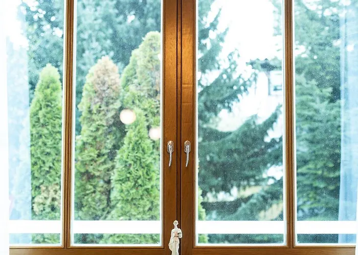 Апартаменти Majda Elegant With Prime Location And Parking Любляна