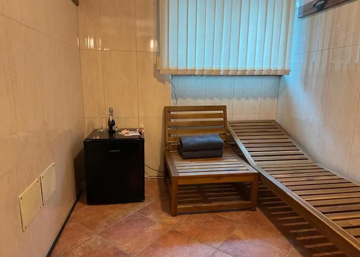 Majda Elegant With Prime Location And Parking